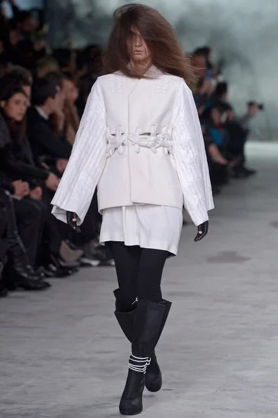 Look 27